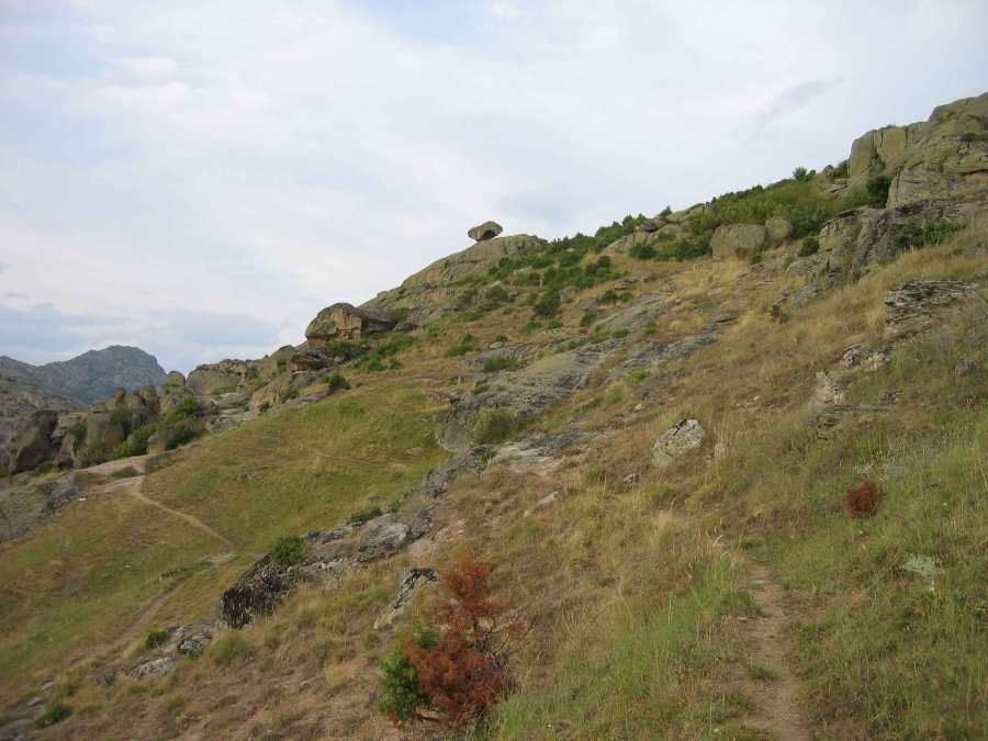 Hiking trail from Marko's Towers to Monastery of Treskavec